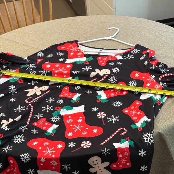 Merry Christmas - Party Dress! - Picture 2 of 5